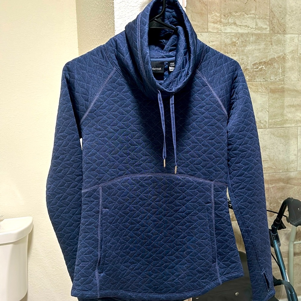 Marmot women’s size small pullover sweatshirt with high mark turtleneck